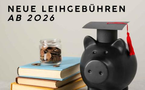 Neue Leihgebühr ab 2026, Bild mit Buch, Münzen